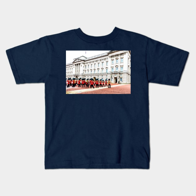 Changing Of The Guard At Buckingham Palace Kids T-Shirt by tommysphotos